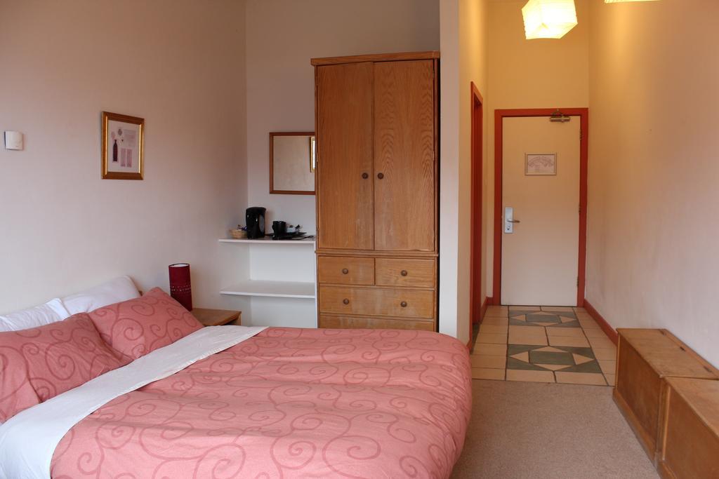 Killary Adventure Centre Hotel Лийнан Стая снимка