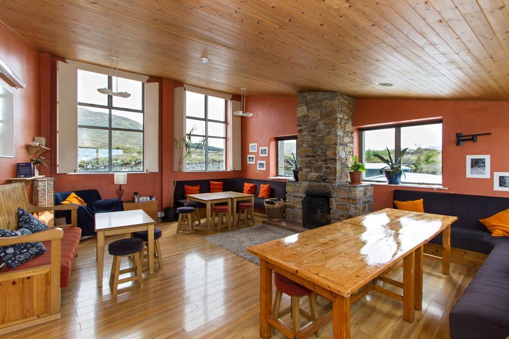 Killary Adventure Centre Hotel Лийнан Екстериор снимка